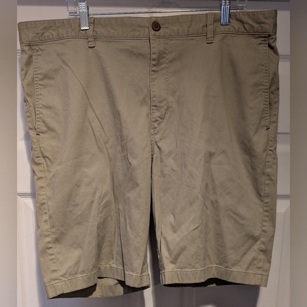 Tommy Bahama Men's Beige Tan 10" Textured Flat Front Shorts 98% Cotton Size 40